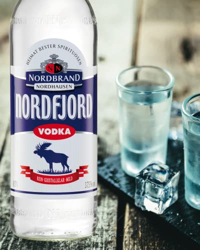 Nordfjord Vodka – Der klare Vodka mit 37,5% vol. Alkohol (1 x 0.7 l)