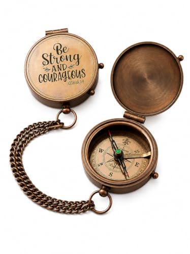 Brújula de latón grabada Be Strong and Courageous Joshua 1:9 con estuche de cuero y cadena – Brújula de bolsillo vintage artesanal, regalo cristiano inspirador para hombres, mujeres, graduación, bautizo, confirmación miniatura 1