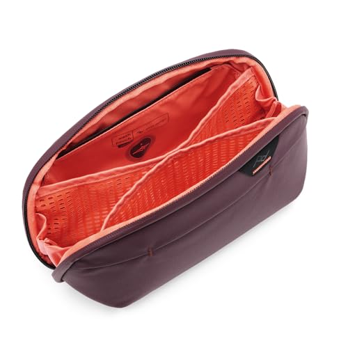 Il compagno di viaggio definitivo: questa borsa da toilette in piedi si trova in posizione verticale sul bancone o si appende ordinatamente con un gancio in alluminio riponibile. Una robusta UltraZip #8 si apre per un accesso completo e resiste all'abrasione per decenni di utilizzo affidabile.