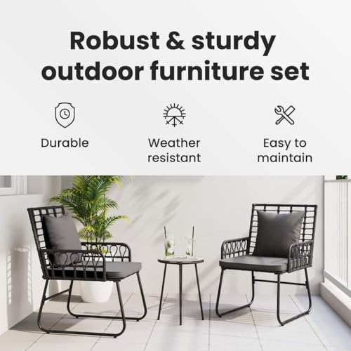 Coussins en polyester anthracite et structure noire pour cet ensemble repas de jardin