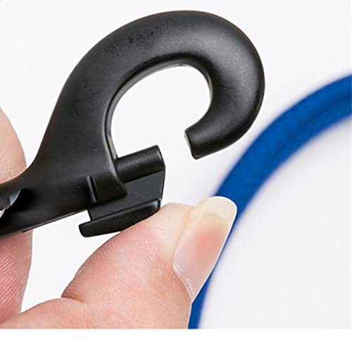 Soft padded nylon mesh leash close-up