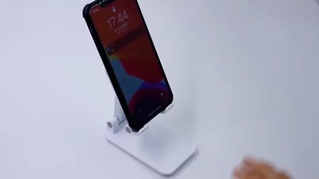 Amazon.co.jp: スマホスタンド ホルダー角度、幅と高さ調整可能な携帯