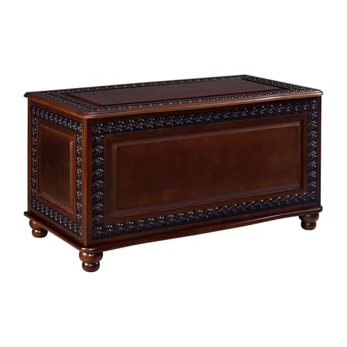 CARTESIAN Traditional Cedar Storage Chest