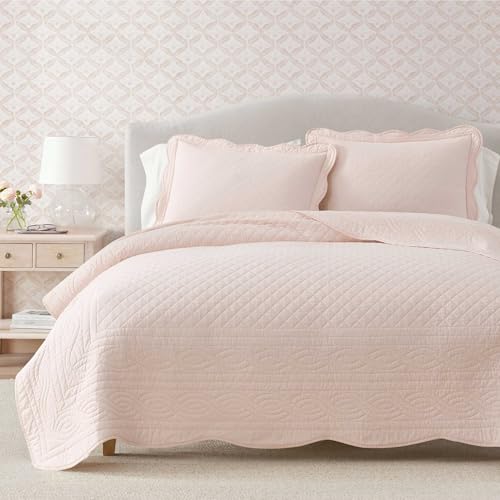 Image of Martha Stewart - Queen Size Quilt Set, Soft & Breathable Cotton Percale Quilted Bedding with Matching Pillowcases, Scalloped Edge Bed Set, Vintage Scallop Pink