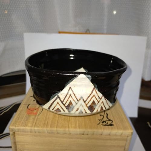 Ceramic artist Norihiko Ogiso, Black Oribe Rice Bowl. *Wooden box is not included if shipped overseas
