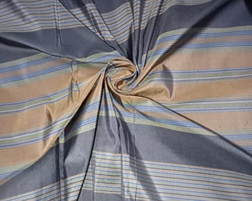 Tissu taffetas de soie structuré bleu pour volumes de couture