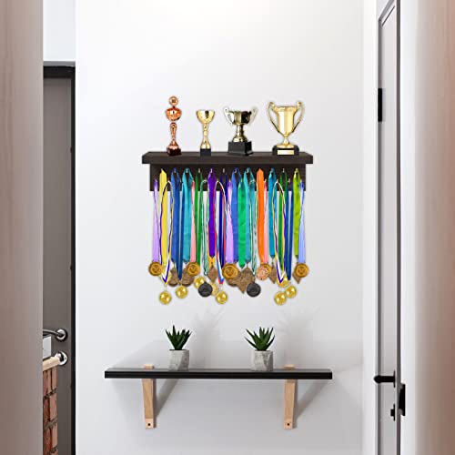 Présentoir à Médailles Mural En Bois Personnalisé – Prénom, Sport Et Phrase – 18 Anneaux – Fabriqué En Bretagne – 29x29 Cm