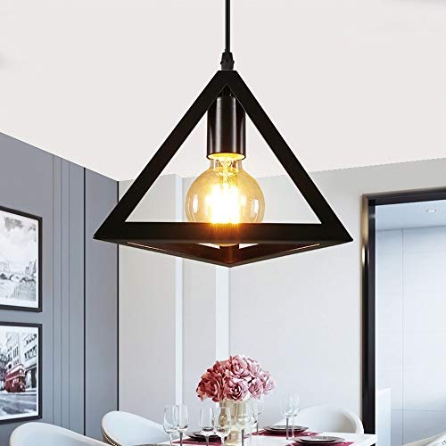 Ajustement créatif pour ce plafonnier triangle suspendu moderne