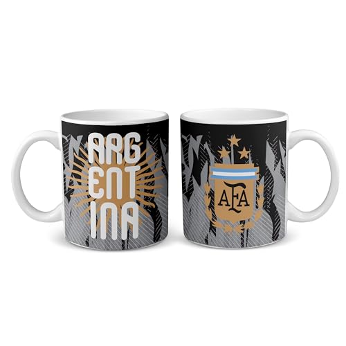 Argentina. Taza de cerámica de la selección Argentina de fútbol. 325ml. 11oz. Diseños propios, únicos y originales en todos nuestros productos. Diseño de fantasía. Somos Sportivo Maglietta. TAZ0021.