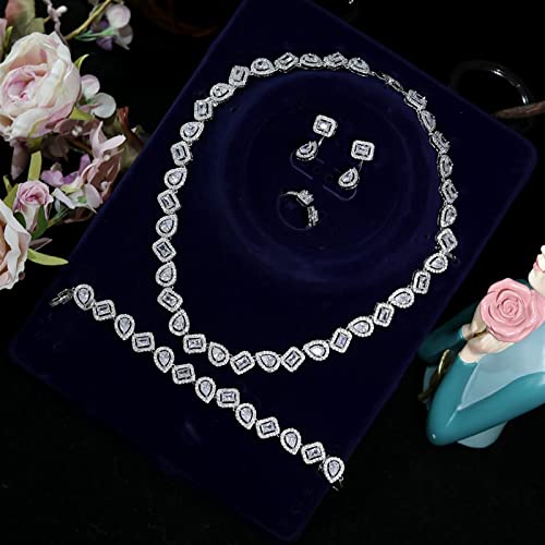 Conjunto de joyas de circonio con acabado pulido fino y engaste de alta joyería