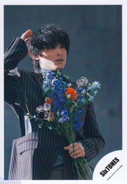Amazon.co.jp: Six TONES 公式 生 写真（松村北斗）ST00819 : おもちゃ