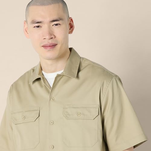 Image of Amazon Essentials Men's Relaxed-Fit Stain and Wrinkle-Resistant Short-Sleeve Work Shirts