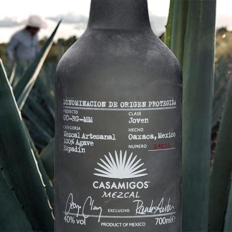 Casamigos Joven Mezcal, 40% vol., 700ml, Hochwertiger Mezcal mit sanfter Rauchnote aus Oaxaca, Mexiko