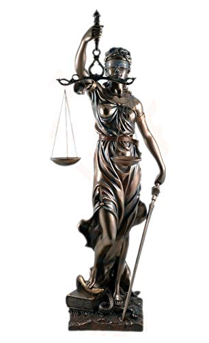 Themis Godin Van Gerechtigheid Geblinddoekt Met Schalen En Een Zwaard Haar Handen Het De Eerlijk Proces Oude Mythe Silhouet Image240725297