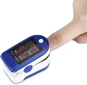 Oxímetro Digital Medidor Pulsação e Saturação de Oxigênio no Sangue Pulso Pilha Portátil. Saúde em suas mão. Oxímetro Portátil. Portátil e preciso.