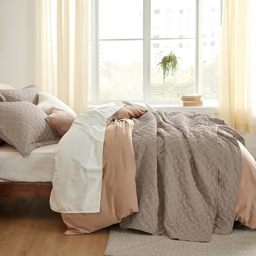 Image of Bedsure California King Quilts - Lightweight Bedspreads Cal King Size with Basket Weave Pattern, Soft Quilt Bedding Set, Taupe Comforter Set Coverlet for All Seasons with 2 Pillow Shams (111 inch x 106 inch)