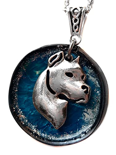 Colgante perro Dogo Argentino hecho a mano con arcilla polimerica, pieza unica, regalo cumpleaños