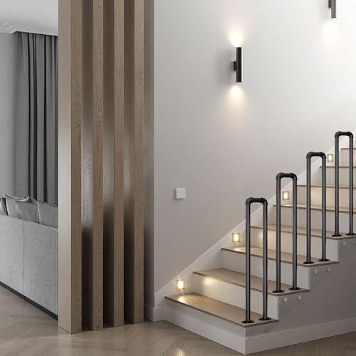 Rampe d'escalier en métal au design architectural pour marches
