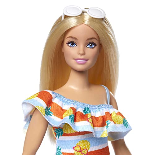 Barbie Série Aime l’Océan avec Cheveux blonds, poupée en Plastique recyclé, vêtements d’été et Accessoires Jouet Enfant, Dès 3 Ans, HLP92