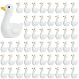 oche cignoidi bianche Contenuto della confezione: ricevi 60 mini statuette da scrivania a forma di oca sfuse per grandi progetti. La quantità supporta ampie esigenze di decorazione per feste, attività in classe e scenari artigianali fai da te.