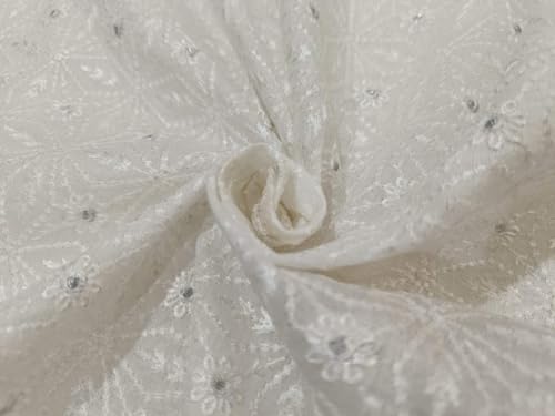 Coton brodé blanc 112 cm de large au mètre pour habillement et loisirs créatifs