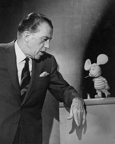 Ed Sullivan talks with mouse Topo Gigio from Ed Sullivan Show 8x10 photo