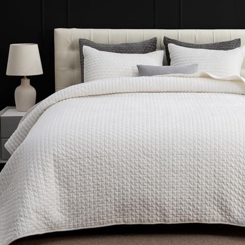 Powdion Velvet Quilt Queen Size, Oversized Bedspread Quilted Bedding Set, Luxurious Soft Coverlet Set Lightweight Velvet Comforter for All Season with Pillow Shams, Striped, Full/Queen, White