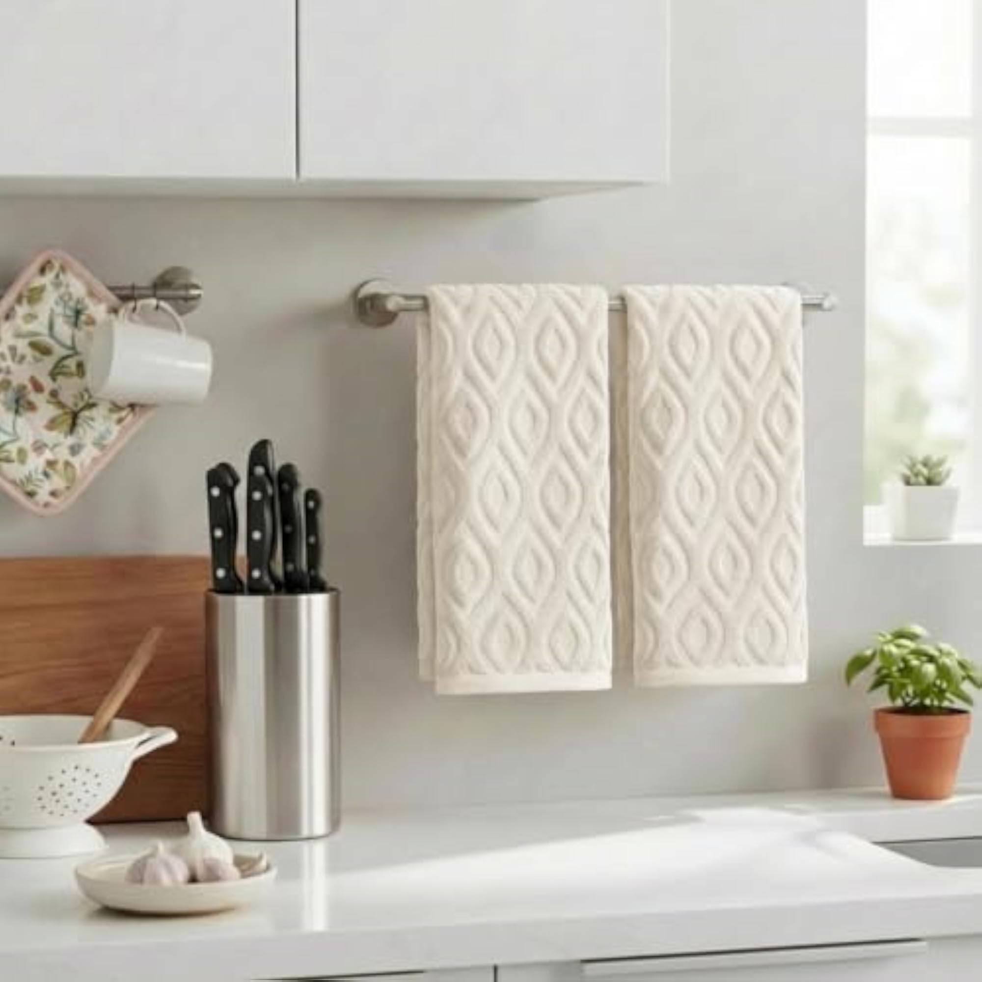 2 Pcs 3D Diamond Grid Jacquard Hand Towels
