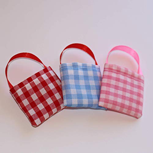 3 bolsitas diminutas para el Ratoncito Pérez. Miden 4cm x 4cm. Totalmente artesanales.