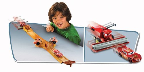 Preisvergleich Produktbild Disney Pixar Cars Traktorschreck Pistenset