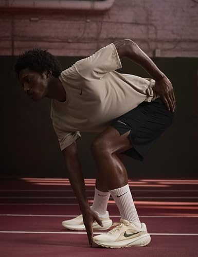 Image of Nike Mens Downshifter 14 Running Shoes