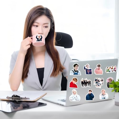 Stickers K-Pop imperméables pour customiser une bouteille d'eau sans risquer de les décoller - 4