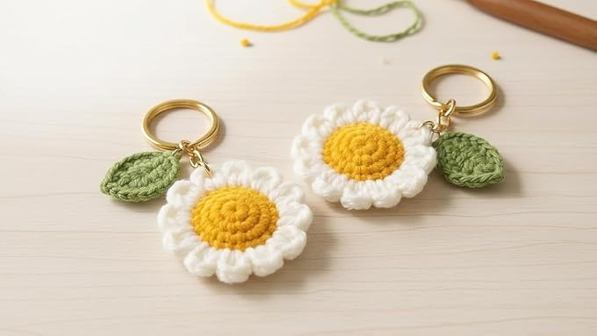 Crochet Daisy Flower Keychain for Bags