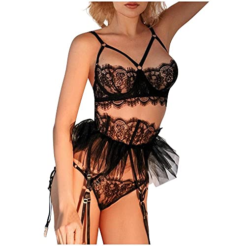 Soutien-gorge et string en dentelle transparente pour sublimer les courbes féminines