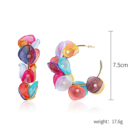 Boucles d'oreilles de fleurs et cercle de pétale raffiné