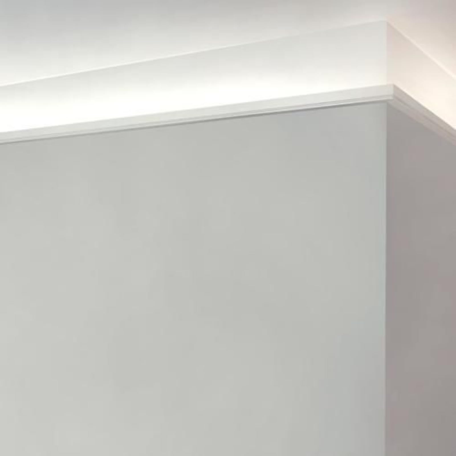 Cornici Decorative Velette LED per Soffitto e Pareti in Polistirolo XPS, con Profilo Alluminio e Cover Satinata – Set 5,5 m (5 x 1,1 m) – Modanature per Interni (Mod. 060105L)