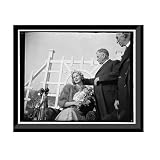 Snapshots of the Past Senate Majority Leader crowns Cherry Blossom Queen. Washington, D.C.