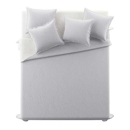 Tagesdecke Steppdecke Bettüberwurf Kollektion Bochemia Doppelseitig Gesteppt Streifen Muster Pastellfarben mit Bommeln (Grau, 200x220 cm) Cover