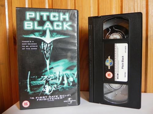 Preisvergleich Produktbild Pitch Black [VHS] [UK Import]