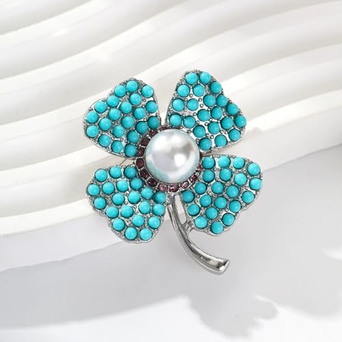 Broche Saint-Patrick en feuille de perles et strass pour elle