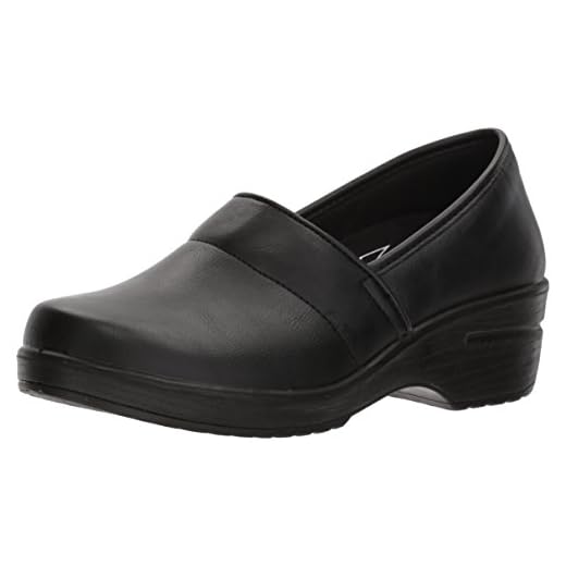 Easy Works Women's LYNDEE Health Care Professional Shoe, Black, 9