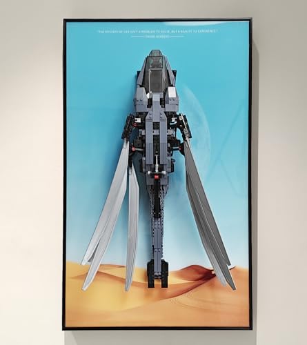 ICUANUTY Display Wandtafel für Lego 10327 Icons Dune Atreides Royal Ornithopter, Erwachsene Dekorative Gemälde, Wandhalterung für Modellauto, Größe: 75x45 cm, Modelle Nicht Enthalten
