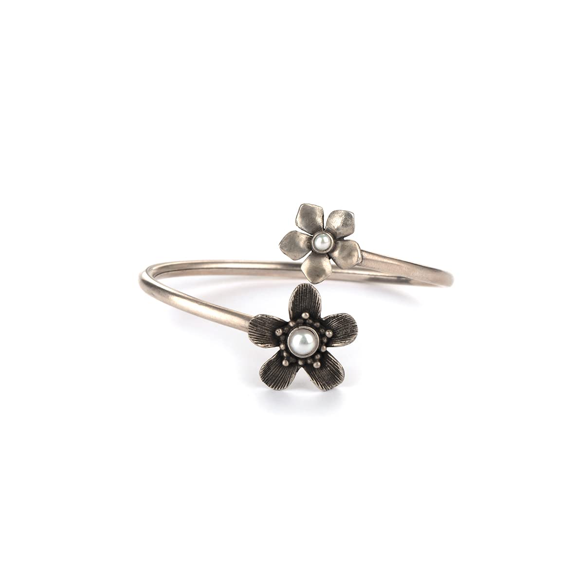 Shaya by CaratLane Shirin E Bracelet in 925 Silver (B09Z6RD9JX) Amazon Price History, Amazon Price Tracker