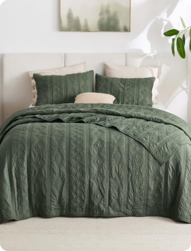 Bedsure 100% Cotton Quilt Set - Queen Size Bedspread Lightweight Soft Bed Coverlet PureWoven 3-Piece Cozy Stitching Quilt Set with 2 Pillow Shams in Geometric Pattern 90x96 Olive Green