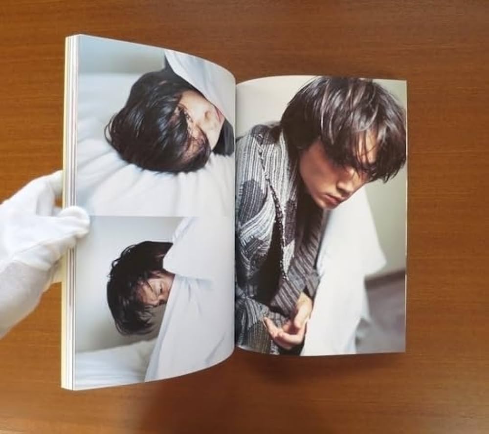 キネマ旬報 2014年　No.1659　綾野剛、ふたたび Amazon.co.jp: BARFOUT! 綾野剛 14Pキネマ旬報 エイチ 映画 写真