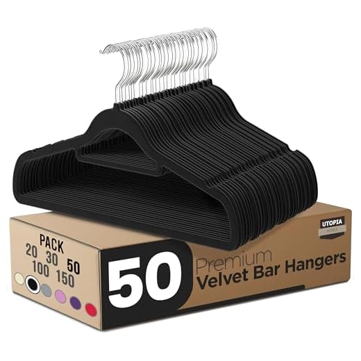 Utopia Home Perchas de Terciopelo - Perchas para Trajes de Terciopelo con Tie Bar - Antideslizantes (Negro, Paquete de 50)