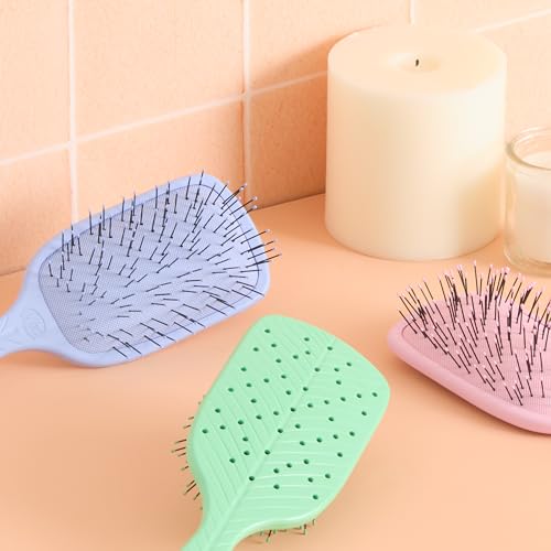WetBrush Go Green Paddle Detangler for Thick Hair with Unique Cluster Patterns of Soft Intelliflex Bristles to Gently Separate the Thickest of Hair with Ease - Image 4
