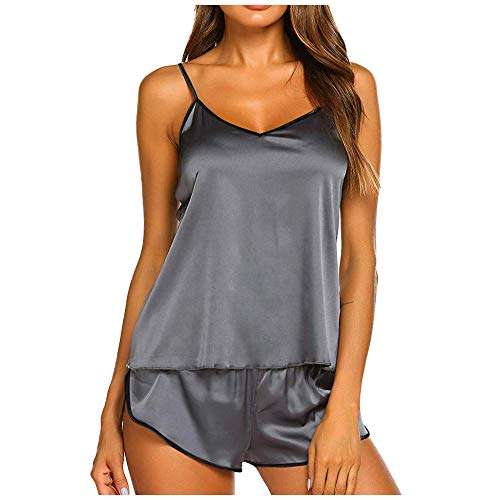 Vêtements de nuit fluides et nuisette en dentelle pour soirée cocooning