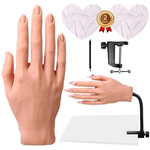 Main d'entraînement pour ongles en acrylique sur table de salon de beauté