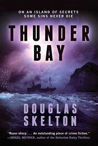 Thunder Bay: A Rebecca Connolly Thriller (1)
